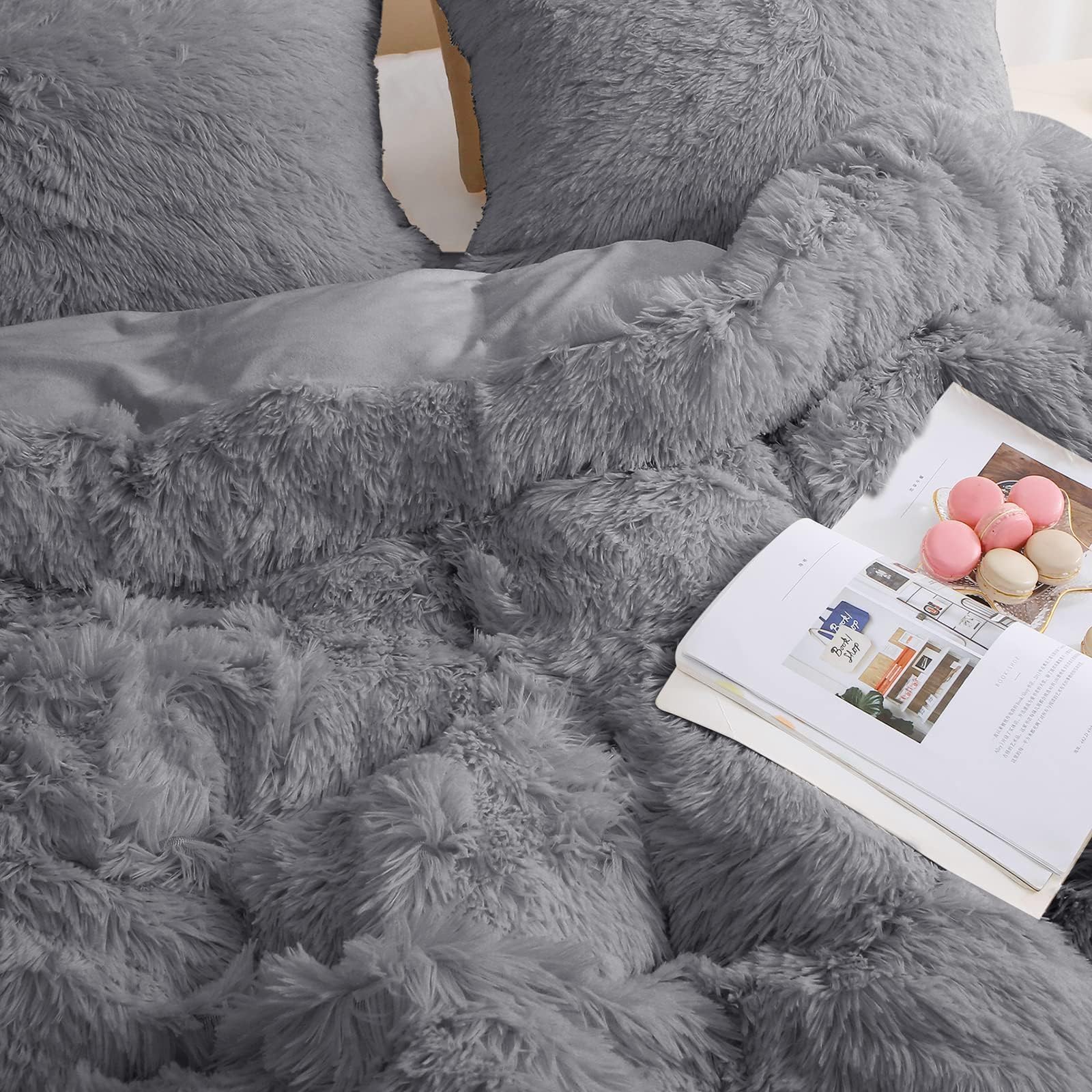 Sasttie Fluffy Duvet Cover Queen Size, 3 Pieces Shaggy Fuzzy Queen Duvet Cover Set, Grey Flannel Plush Faux Fur Duvet Cover with Zipper Closure, Corner Ties, 2 Pillowshams (90x90 Inch)