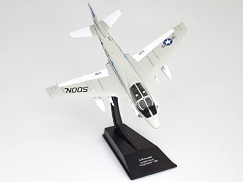 OPO 10 - 1/100 Military Fighter Aircraft Compatible with A-6E Intruder US Navy VA-52 Knight Riders 1980 - CP12