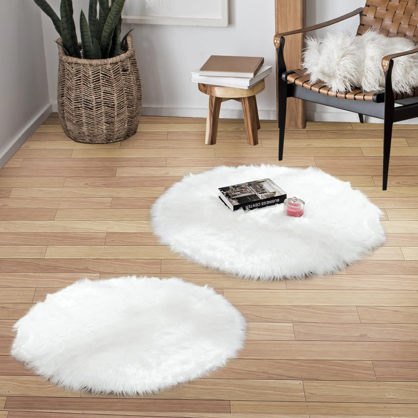 HYSEAS 2 Pack Faux Sheepskin Fur Area Rug, White 3x3 Feet Round Fluffy Soft Fuzzy Plush Shaggy Carpet Throw Rug for Indoor Floor, Sofa, Chair, Bedroom, Living Room, Home Decoration