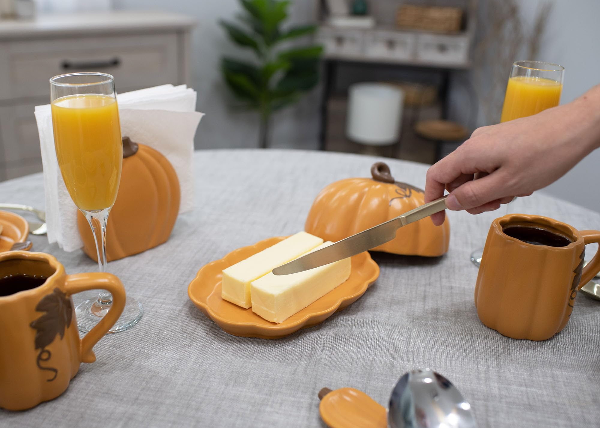 Nat & Jules Pumpkin Shaped 8 x 6 Inch Ceramic Scalloped Covered Lid Butter Dish: Perfect for decorating table settings for Thanksgiving, Halloween & Indoor Fall Décor, Orange