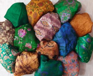 vintage sari fabric 14 pcs brown & green 12"*20" silk sari scrap remnants lot for journal scrapbook wrap craft project jewelry applique diy gift wrap brgr14