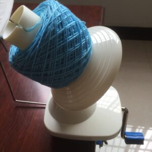 Yarn Winder, Wool Winder for Crocheting, Simple Installation Yarn Ball Winder, The Helper for Wool Collection Lovers,Needlecraft Yarn Ball Winder Hand Operated