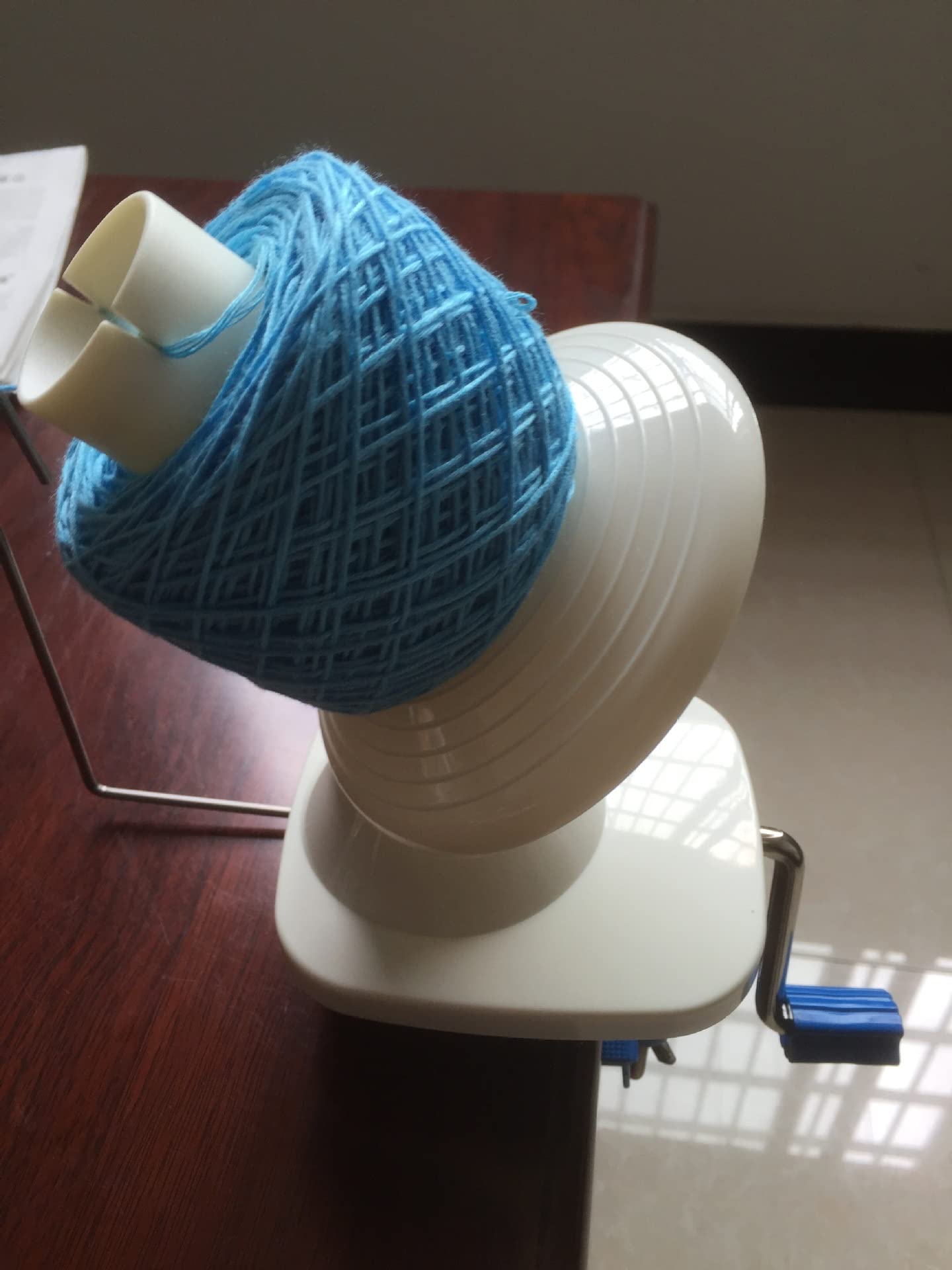 Yarn Winder, Wool Winder for Crocheting, Simple Installation Yarn Ball Winder, The Helper for Wool Collection Lovers,Needlecraft Yarn Ball Winder Hand Operated