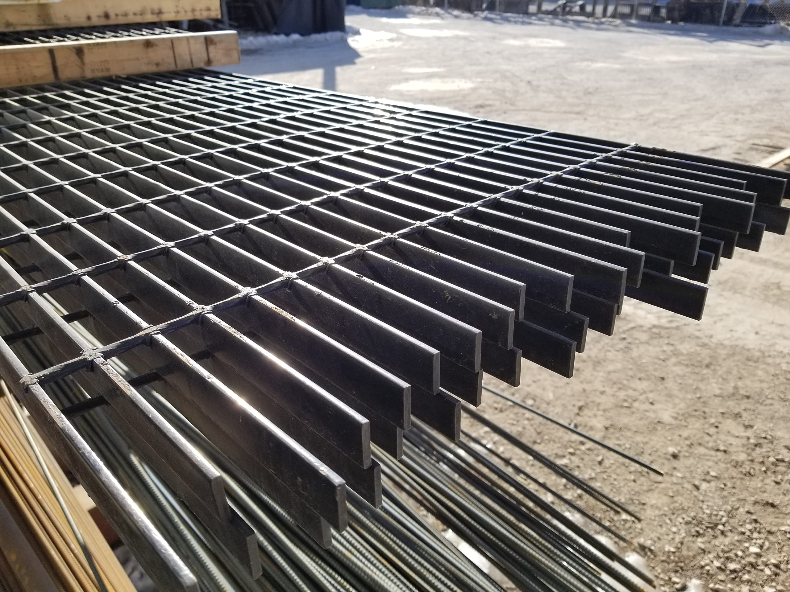 Des Moines Steel - Bar Grating: Width 36" Bar Size H 1-1/4" X W 3/16'' (1, 4')