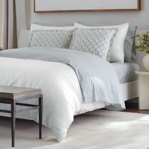 Nate Home by Nate Berkus 300TC 3-Piece Luxe Cotton Sateen Duvet Cover | Ultra Soft, Cool, Bedding Set from mDesign - Full/Queen Size - 1 Duvet Cover/2 Pillow Shams, Snow (White)