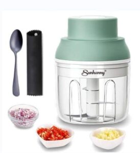 electric garlic chopper mini, garlic masher mincer crusher pepper chili nuts meat grinder, food processor small with garlic peeler and spoon, 250ml/8.5fl oz, green