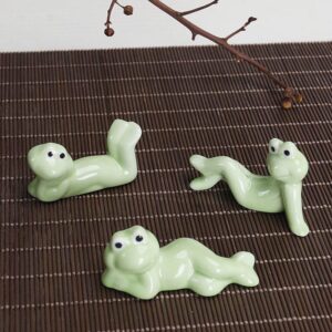 WAYUTO 3Pcs Japanese Ceramic Chopstick Stand Rest Cute Animal Chopstick Rest Rack Dinner Spoon Stand Knife Fork Holder Frog Porcelain Chopstick Rest Holder for Dining Table Tableware Rest