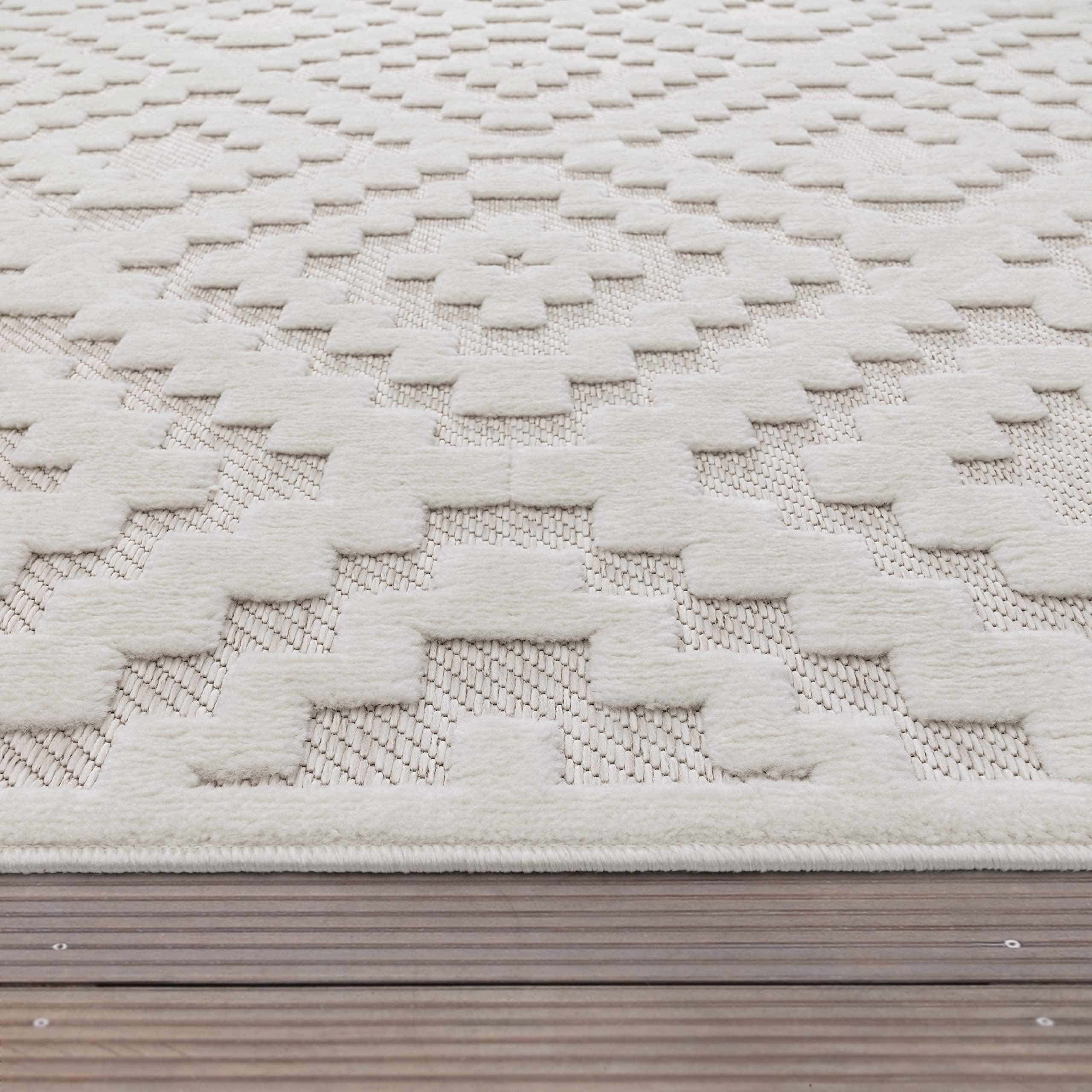 Paco Home Indoor Outdoor Rug with Textured Diamond Pattern in Cream, Size: 5'3" x 7'3"