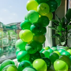 100pcs Dark Green Balloons, 12 inch Latex Balloons, Helium Green Party Balloons for Birthday Baby Shower Wedding Graduation Holiday Ballons Party Decor(With 2 Green Ribbons)