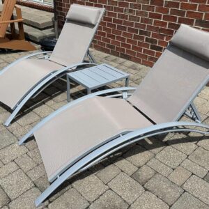 Domi Pool Lounge Chairs Set of 3,Aluminum Adjustable Outdoor Chaise Lounge with Side Table,All Weather Poolside Chairs for Deck Lawn Poolside, Textilene (Khaki)