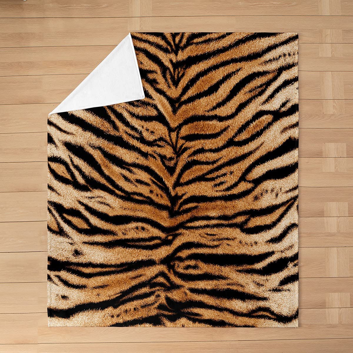 Wild Animal Theme Throw Blanket All Season for Boys Adults Cool Safari Tiger Skin Print Flannel Blanket Lightweight Warm Throw Modern Luxury Fleece Blanket Bedroom Decor Throw