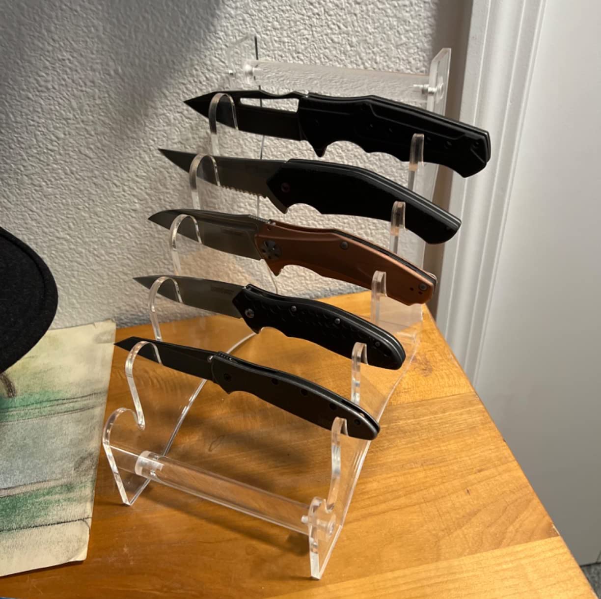 HHUXIUE Knife Display Stand，Knife Display，Acrylic Knife Display Case，Suitable for dagger, EDC, mini knife. Holds 6 pocket knives(transparent)