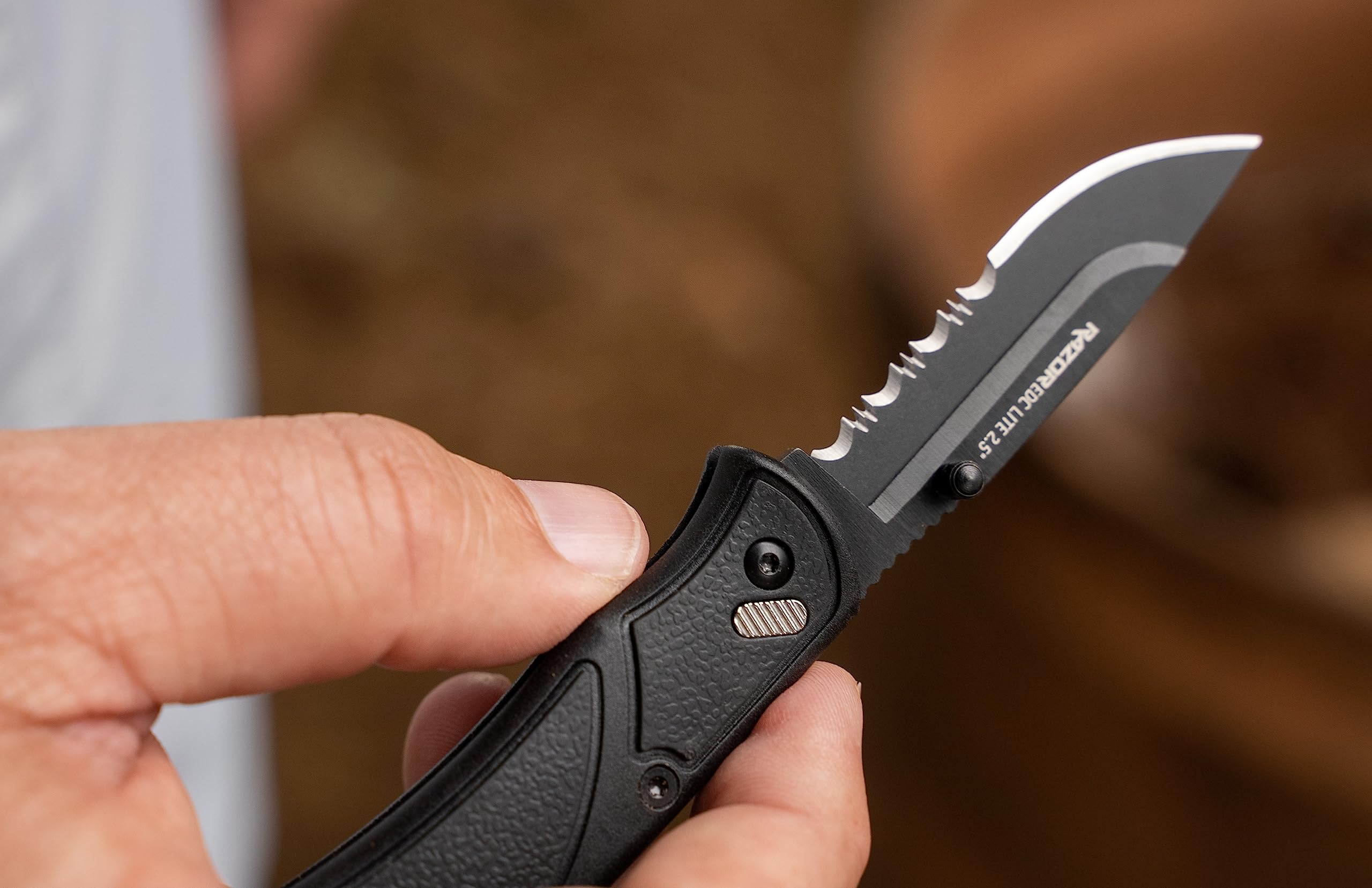 OUTDOOR EDGE Razor EDC Lite Folding Pocket Knife with Clip | Compact 2.5” Replaceable Blade Knife with RazorSafe Blades | Perfect Small Knife for Men, Women, Work & Camping (Black, 2 Black Blades)