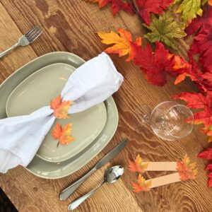 Gift Boutique 100 Pieces Thanksgiving Paper Rings Harvest Maple Leaves Napkin Ring Holders Fall Band for Autumn Home Kitchen Dining Table Holiday Dinner Wedding Party Supplies Table Decorations