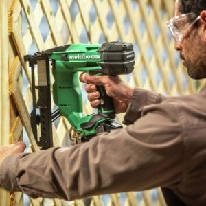 Metabo HPT 18V MultiVolt™ Cordless Stapler Kit | 1/4-Inch 18-Ga Narrow Crown | Accepts 1/2-Inch up to 1-1/2-Inch 18-Ga 1/4-Inch Staples | Includes 18V 2.0Ah Battery | Lifetime Tool Warranty | N1804DA