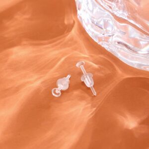 Nkwuire Plastic Earrings, 200 PCS Invisible Clear Earrings for Sports, Clear Plastic Post Earring Studs for Sports, Flat Silicone Earrings Rubber Earrings Clear Earrings for Work