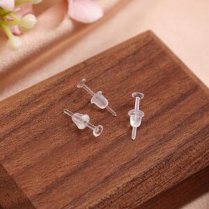 Nkwuire Plastic Earrings, 200 PCS Invisible Clear Earrings for Sports, Clear Plastic Post Earring Studs for Sports, Flat Silicone Earrings Rubber Earrings Clear Earrings for Work