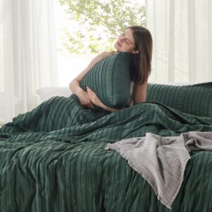 Bedsure Striped Tufted Duvet Cover King Size - Shabby Chic Duvet Cover, 3pcs All-Season Boho Bedding for All Seasons, Includes 1 King Duvet Cover & 2 Pillowcases (Forest Green, King, 104"x90")