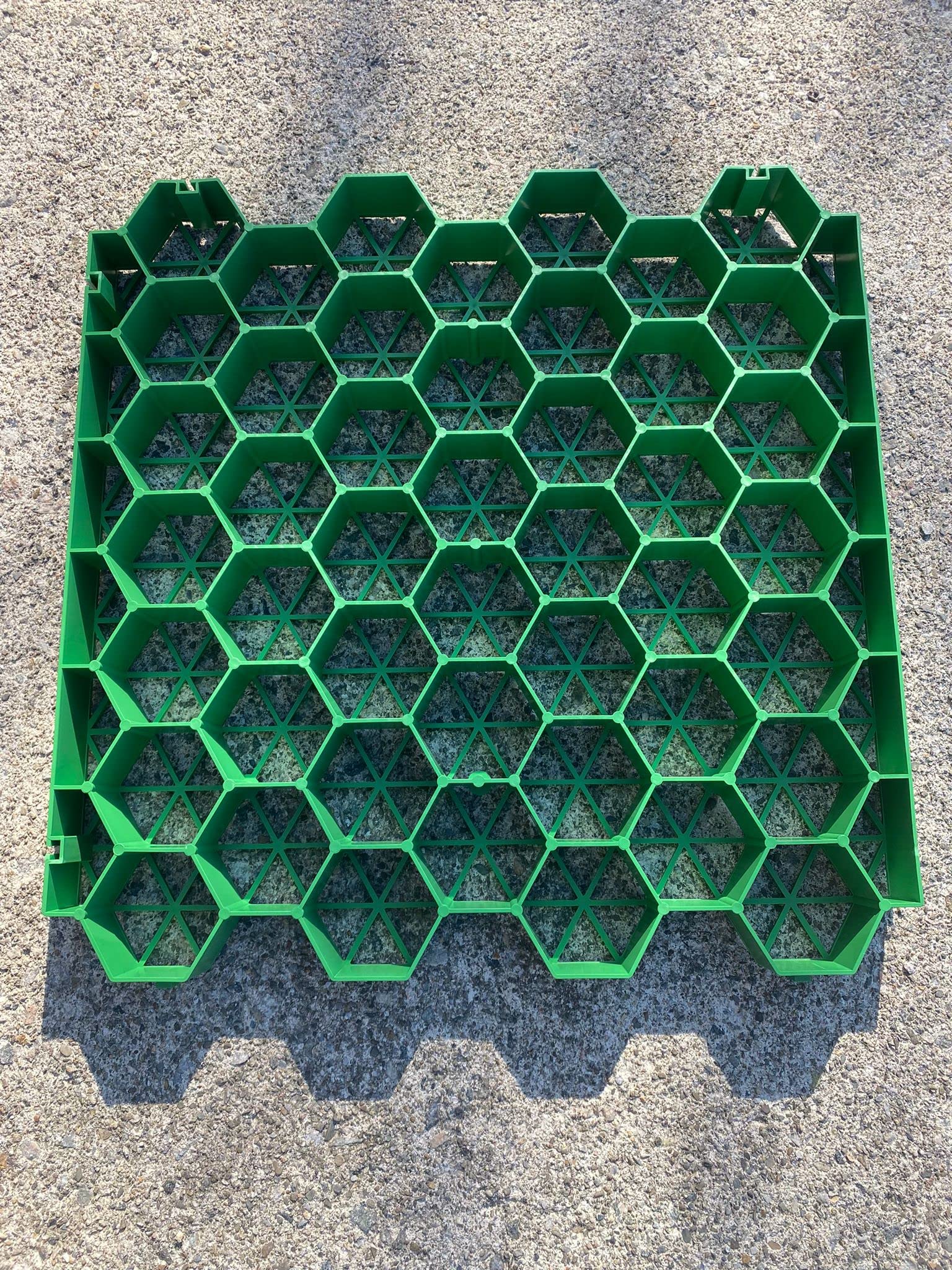 Permeable Grass Pavers Grid Flat-Interlocked,HDPE Plastic Shed Base for Landscaping and Soil Reinforcement in Parking Lots,RV and Boat Storage Pads,Driveways (4 Pieces/11 sq.ft.) (Green)