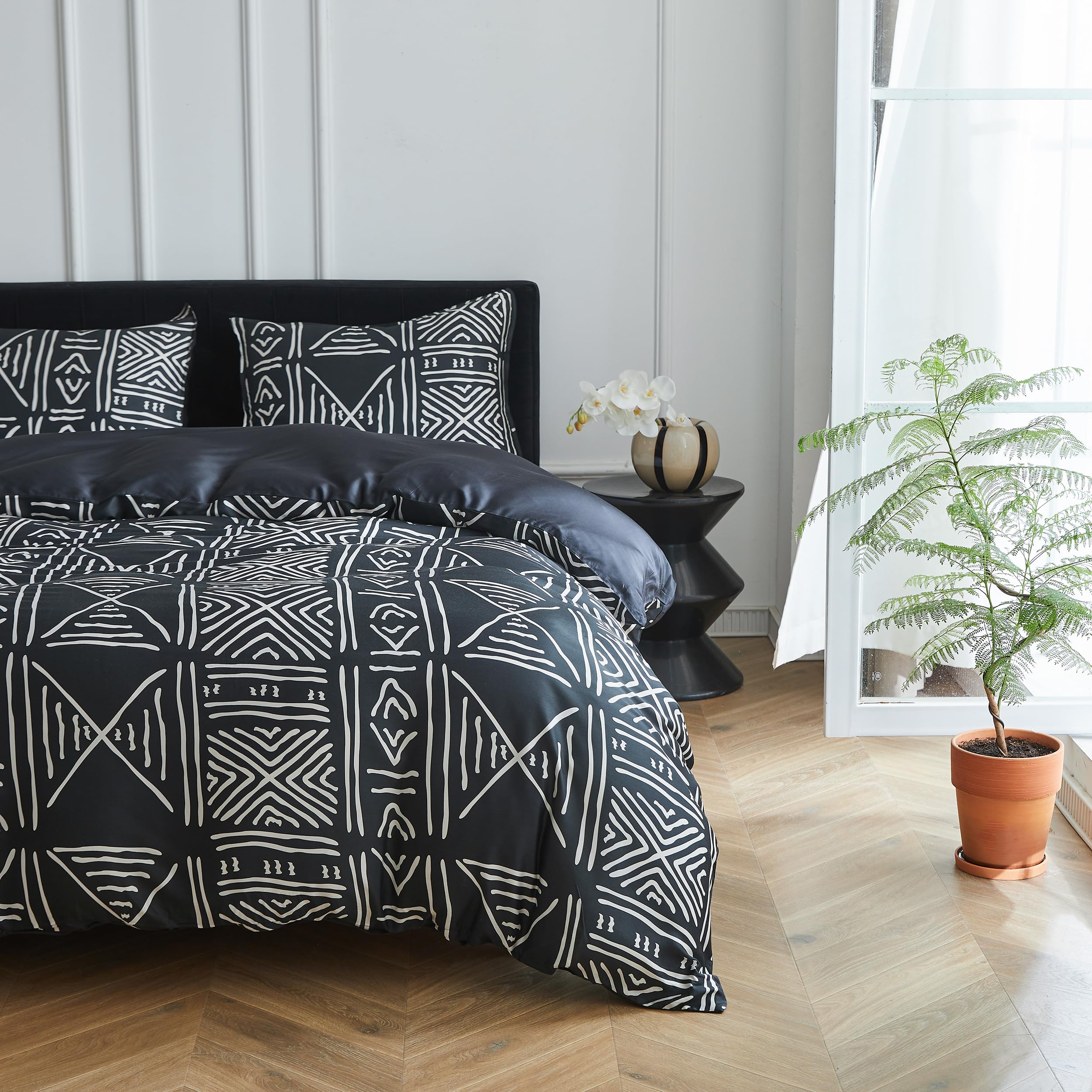 Simple&Opulence Boho Cooling Duvet Cover Set, 3Pcs Aztec Luxury Tribal Geometric Pattern Comforter Cover Set 100% Viscose from Bamboo, Soft Breathable Bedding for Hot Sleepers(Black, King)