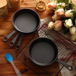 10 Sets Mini Cast Iron Skillets Small Black Cast Iron Skillet Mini Sizzling Plate Cast Iron Skillets Mini Frying Pan Cast Iron Set with Oil Brush for Indoor Outdoor Restaurant Kitchen (Round)