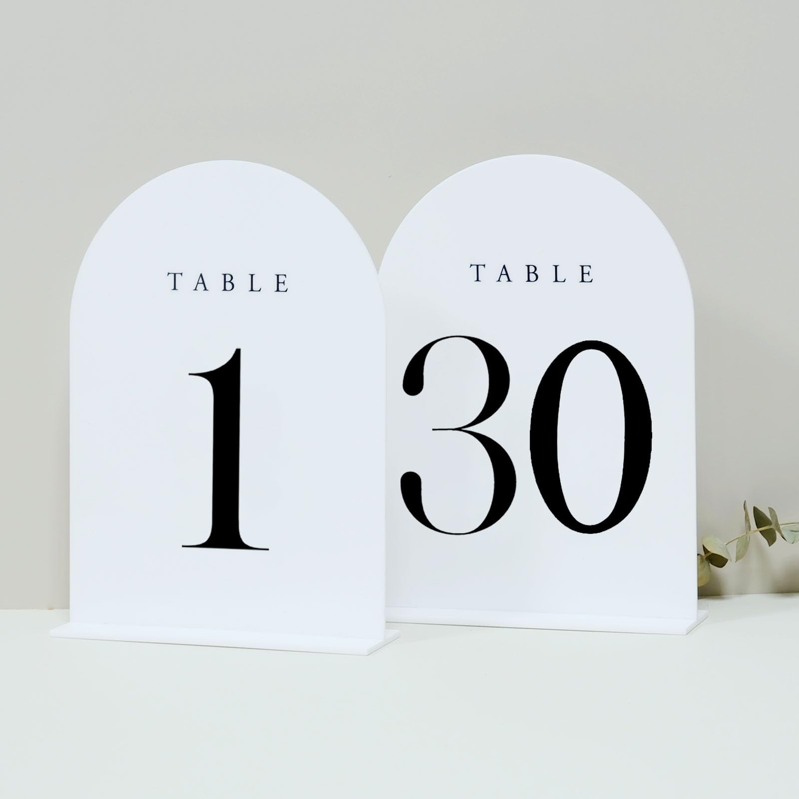 JINMURY White Arch Acrylic Table Numbers 1-30 with Stand, 5x7" White Arch Acrylic Sign and Holder Wedding Table Numbers for Reception, Centerpiece, Event (White, Black Font 1-30, 5x7 Inch)