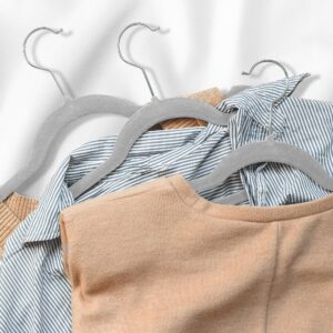 Casafield 100 Velvet Kid's Hangers - 14" Size for Children's Clothes - Gray