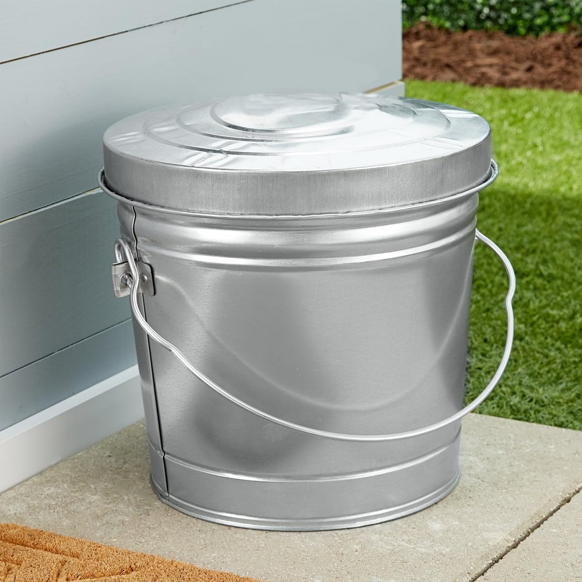 UBACKS Metal Trash Can with Locking Lid, 6 Gallon Galvanized Steel Bucket