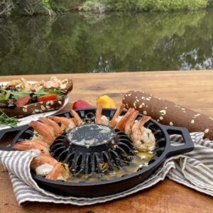 Bayou Classic 7423 Pre-Seasoned Cast Iron Shrimp Pan for Cooking and Serving Holds 24 Jumbo Shrimp