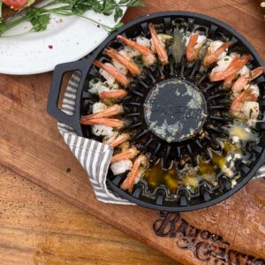 Bayou Classic 7423 Pre-Seasoned Cast Iron Shrimp Pan for Cooking and Serving Holds 24 Jumbo Shrimp