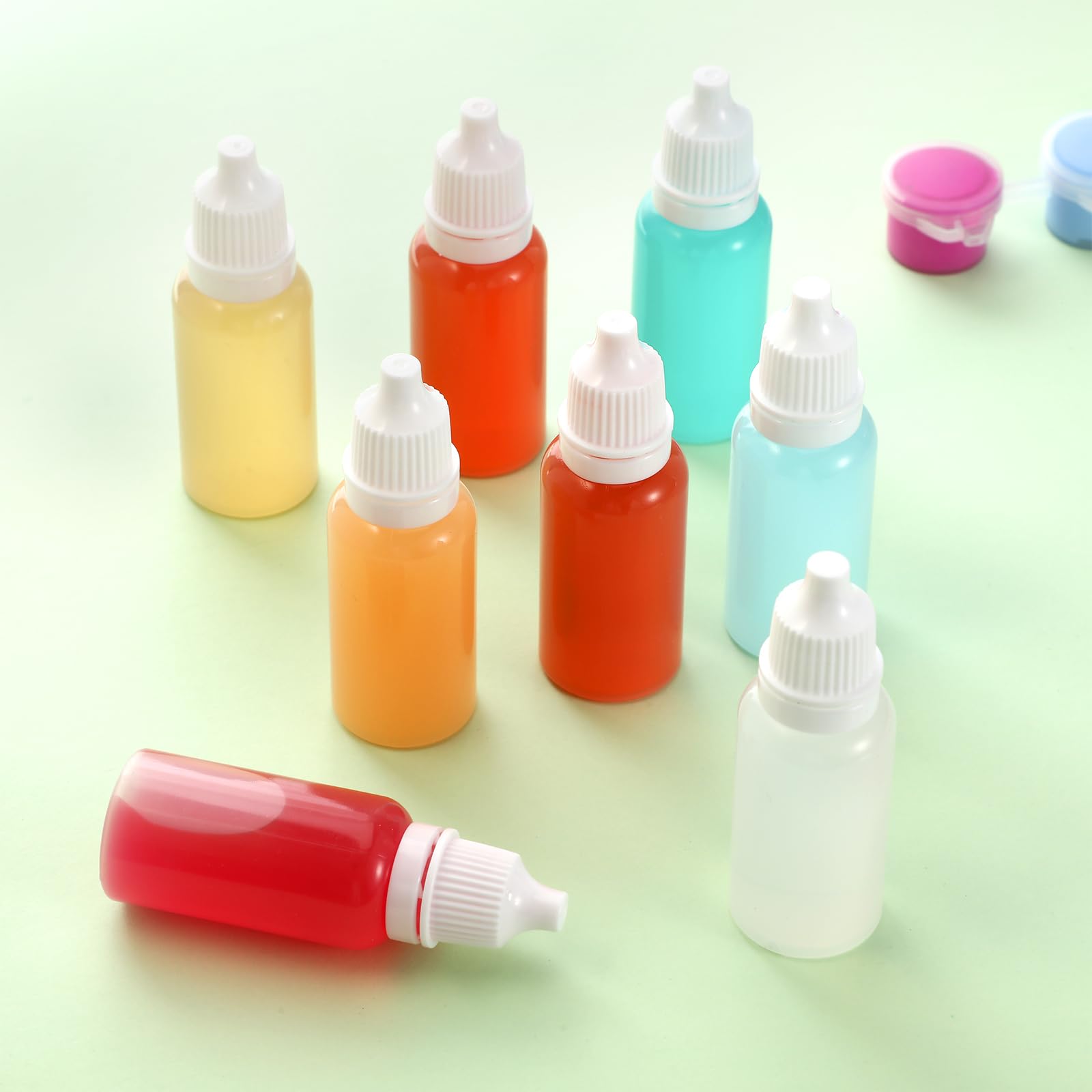 Roshtia 200 Pcs 15ml Plastic Dropper Bottles Plastic Eye Dropper Bottle Empty Squeezable Eye Dropper with Screw Cap Liquid Dropper Bottles with 10 Funnels for Eye Drops Oils Paints Saline Solution