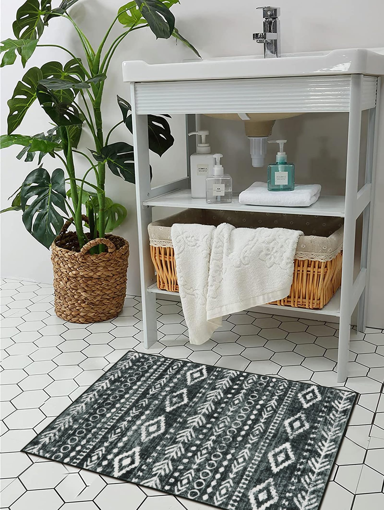 Lahome Boho Moroccan Throw Rug,Washable Black White 2x3 Entryway Rug Non Slip,Low-Pile Soft Bath Mat Rustic Tribal Kitchen Farmhouse Rugs for Entry Front Door (2x3ft)