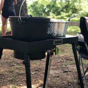 Bayou Classic Cast Iron Dutch Oven w/ Fry Basket Features Flanged Camp Lid Perforated Aluminum Basket Stainless Coil Wire Handle Grip, 20-qt Perfect For Frying Fish Chicken Shrimp & More