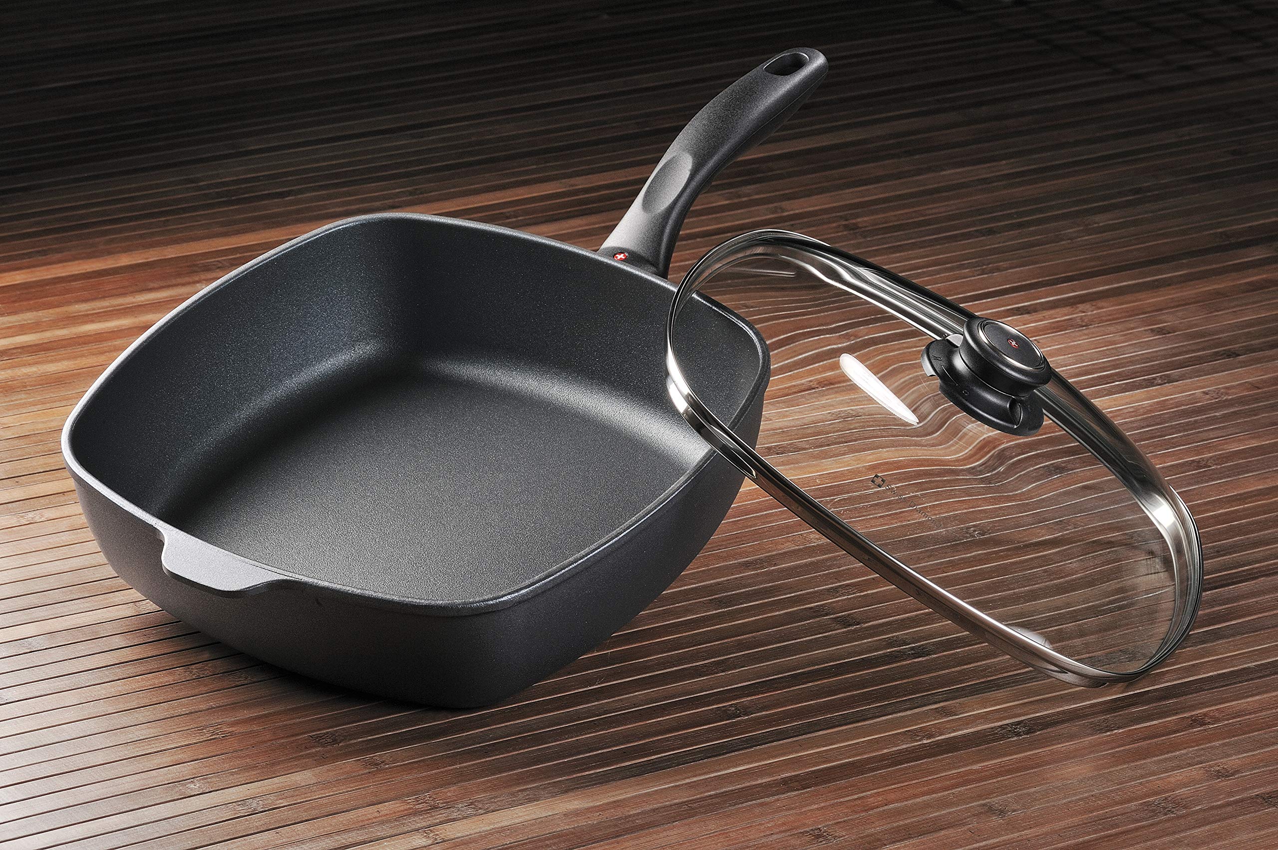 Swiss Diamond HD Classic Nonstick Square Fry/Sauté Pan w/Lid - 5 Qt. (11" x 11")