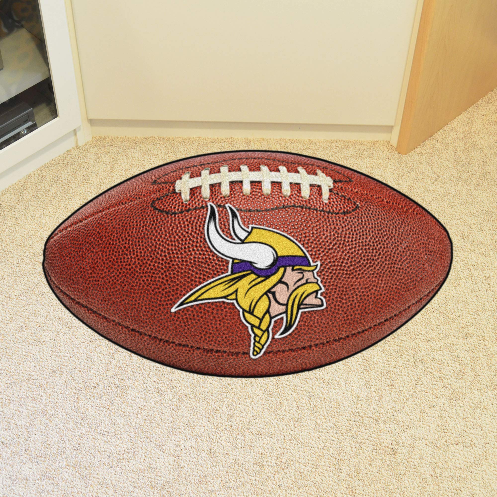 FANMATS 5763 Minnesota Vikings Football Rug - 20.5in. x 32.5in. | Sports Fan Home Decor Rug and Tailgating Mat