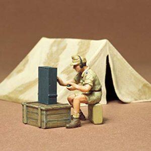 Tamiya 300035074 – 1:35 WWII Diorama Set Tent with Radio (1),Multicolor,Small