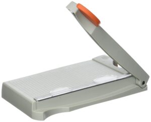 tonic studios 808 e 8-1/2-inch guillotine paper trimmer