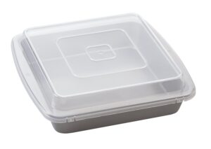 wilton industries wilton recipe right non-stick square brownie baking pan with lid, for transporting your dessert from home to party, x 9-inch, 9" x 9", white