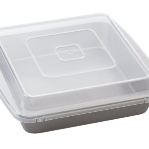 WILTON INDUSTRIES Wilton Recipe Right Non-Stick Square Brownie Baking Pan with Lid, for Transporting Your Dessert from Home to Party, x 9-Inch, 9" x 9", WHITE