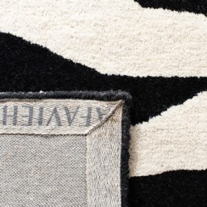 SAFAVIEH Soho Collection 2'6" x 8' White / Black SOH717A Handmade Premium Wool Runner Rug