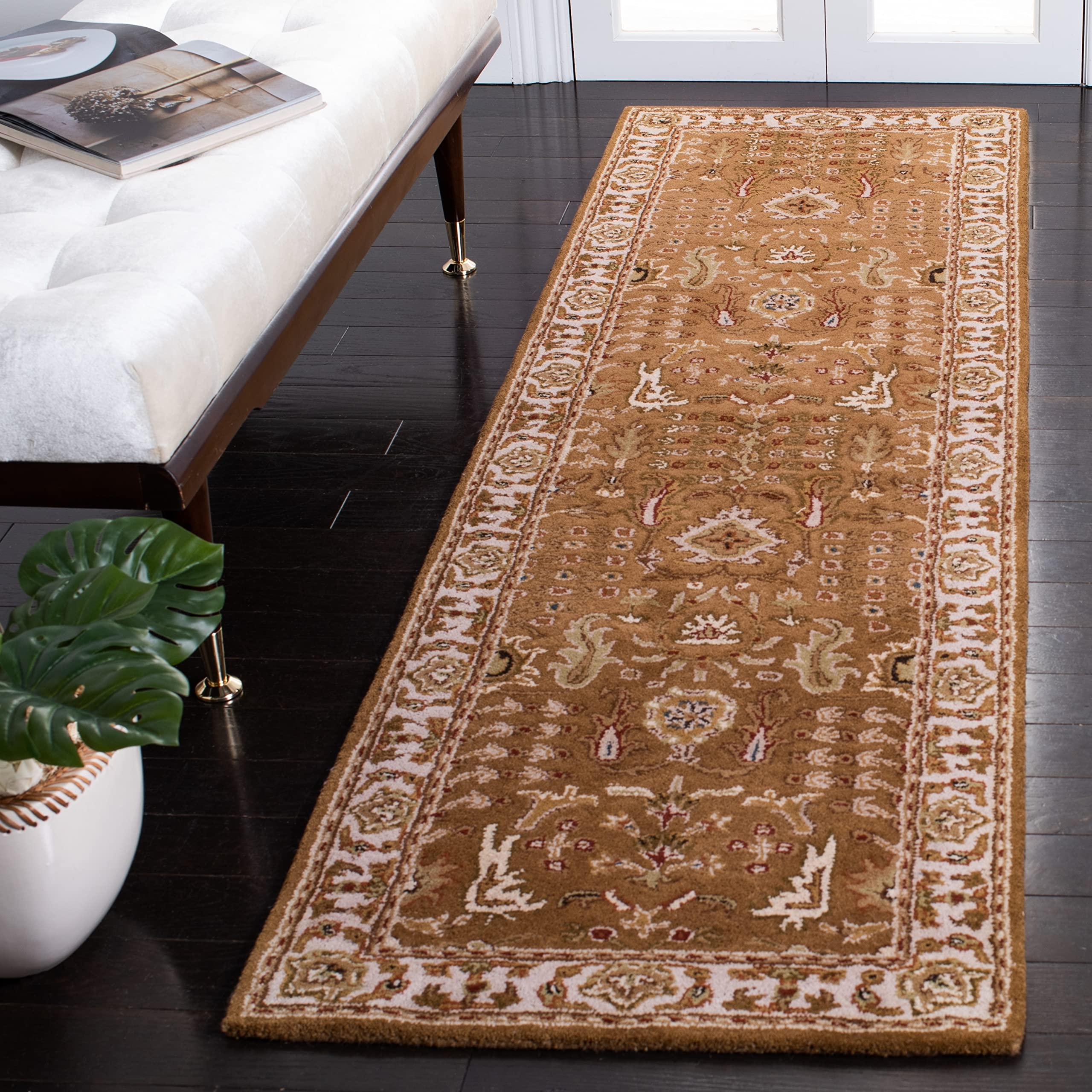 SAFAVIEH Classic Collection Accent Rug - 2' x 3', Gold & Beige, Handmade Traditional Oriental Wool, Ideal for High Traffic Areas in Entryway, Living Room, Bedroom (CL764A)