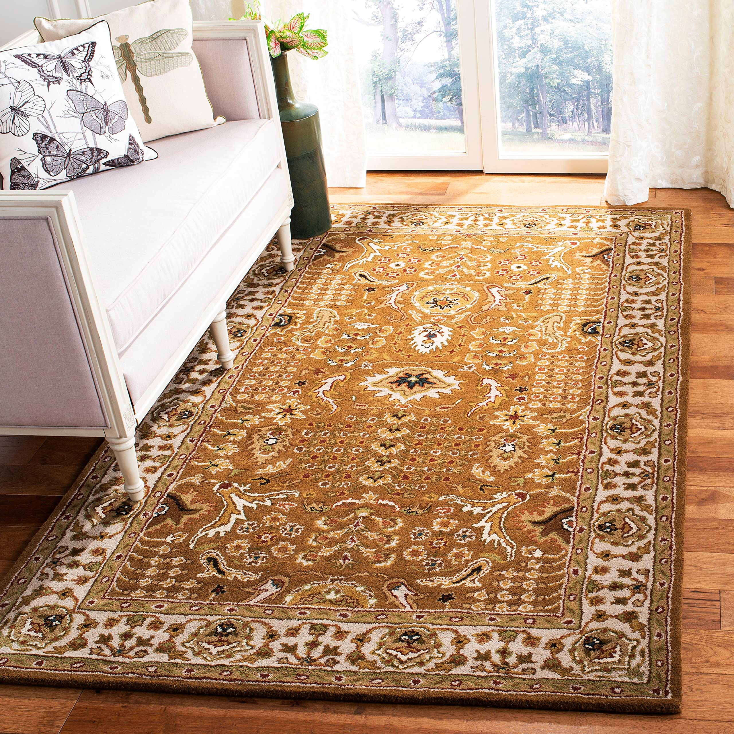 SAFAVIEH Classic Collection Accent Rug - 2' x 3', Gold & Beige, Handmade Traditional Oriental Wool, Ideal for High Traffic Areas in Entryway, Living Room, Bedroom (CL764A)