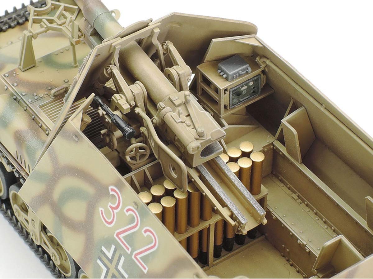 Tamiya 35370-000 1:35 German Sd.Kfz.135 Marten I Hunting Tank, Highly Model, Plastic Kit for Assembly, Detailed Replica, Unpainted, Brown