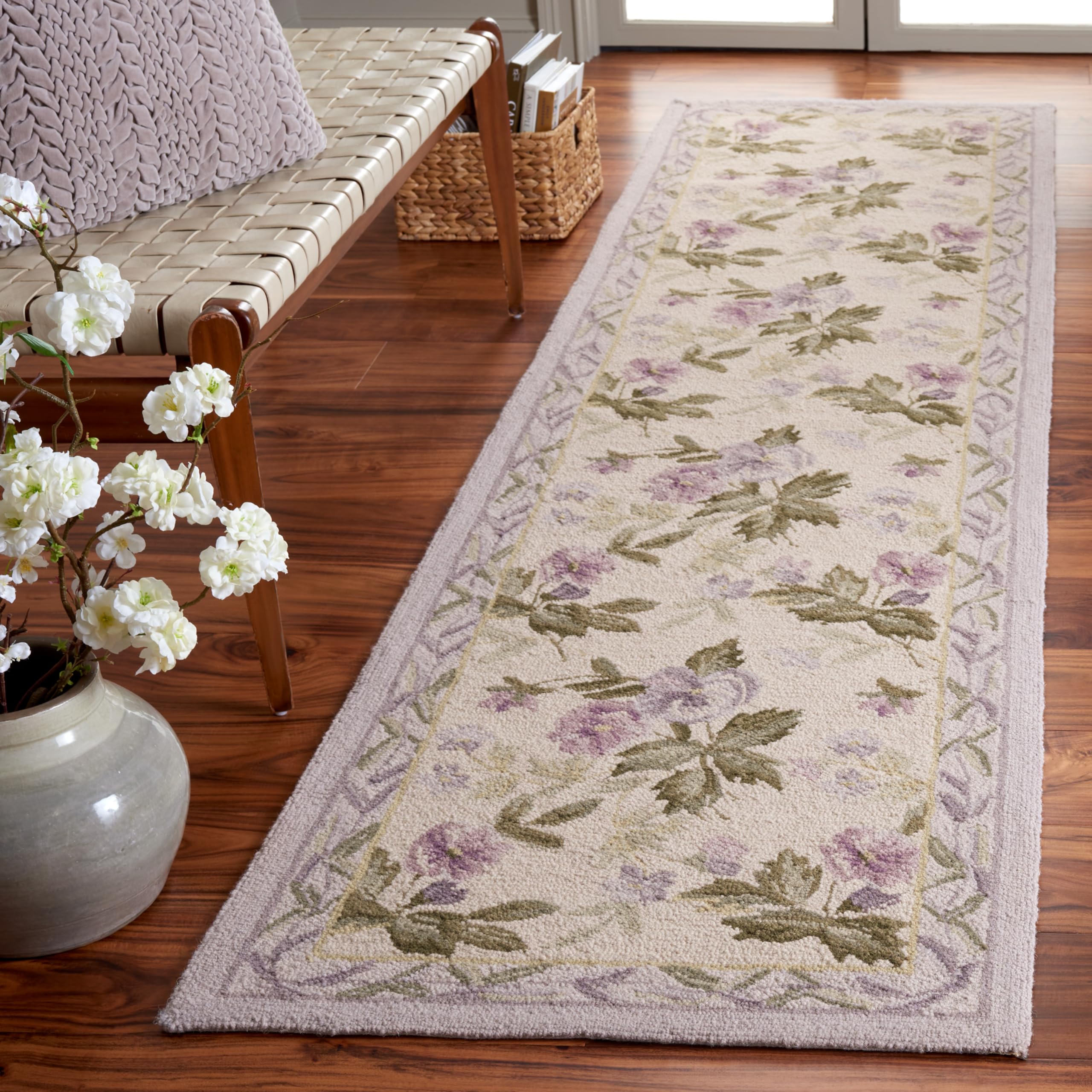 SAFAVIEH Chelsea Collection Accent Rug - 1'8" x 2'6", Ivory, Hand-Hooked French Country Wool, Ideal for High Traffic Areas in Entryway, Living Room, Bedroom (HK54A)