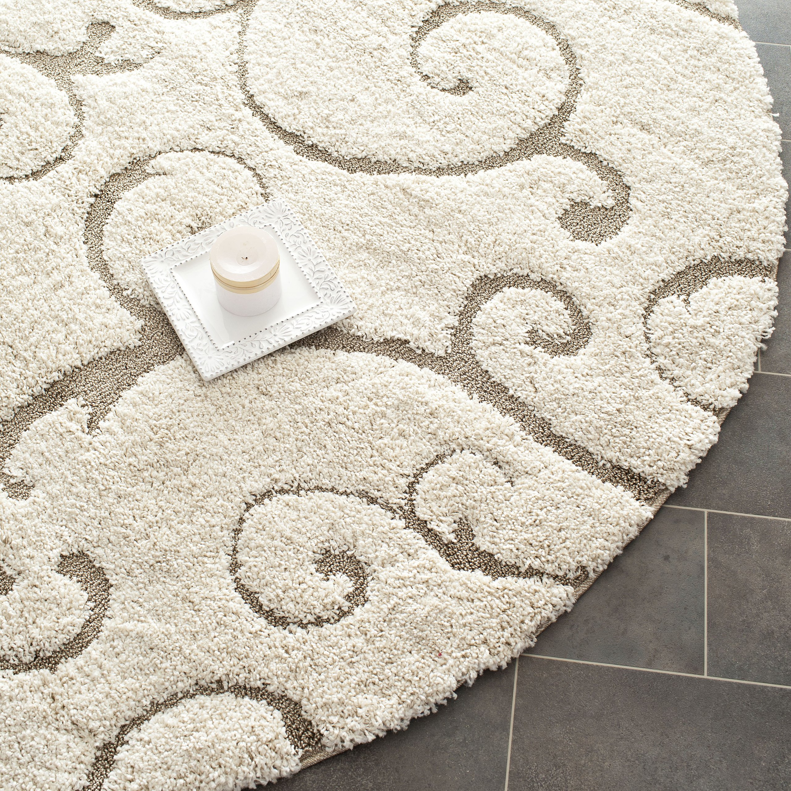 SAFAVIEH Florida Shag Collection Area Rug - 6'7" Round, Cream & Beige, Scroll Design, Non-Shedding & Easy Care, 1.2-inch Thick Ideal for High Traffic Areas in Living Room, Bedroom (SG455-1113)