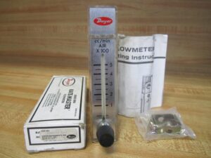 dwyer® rate-master® flowmeter, rma-12-ssv, 4% acc, 50-500 cc/min air, ss valve, pc body