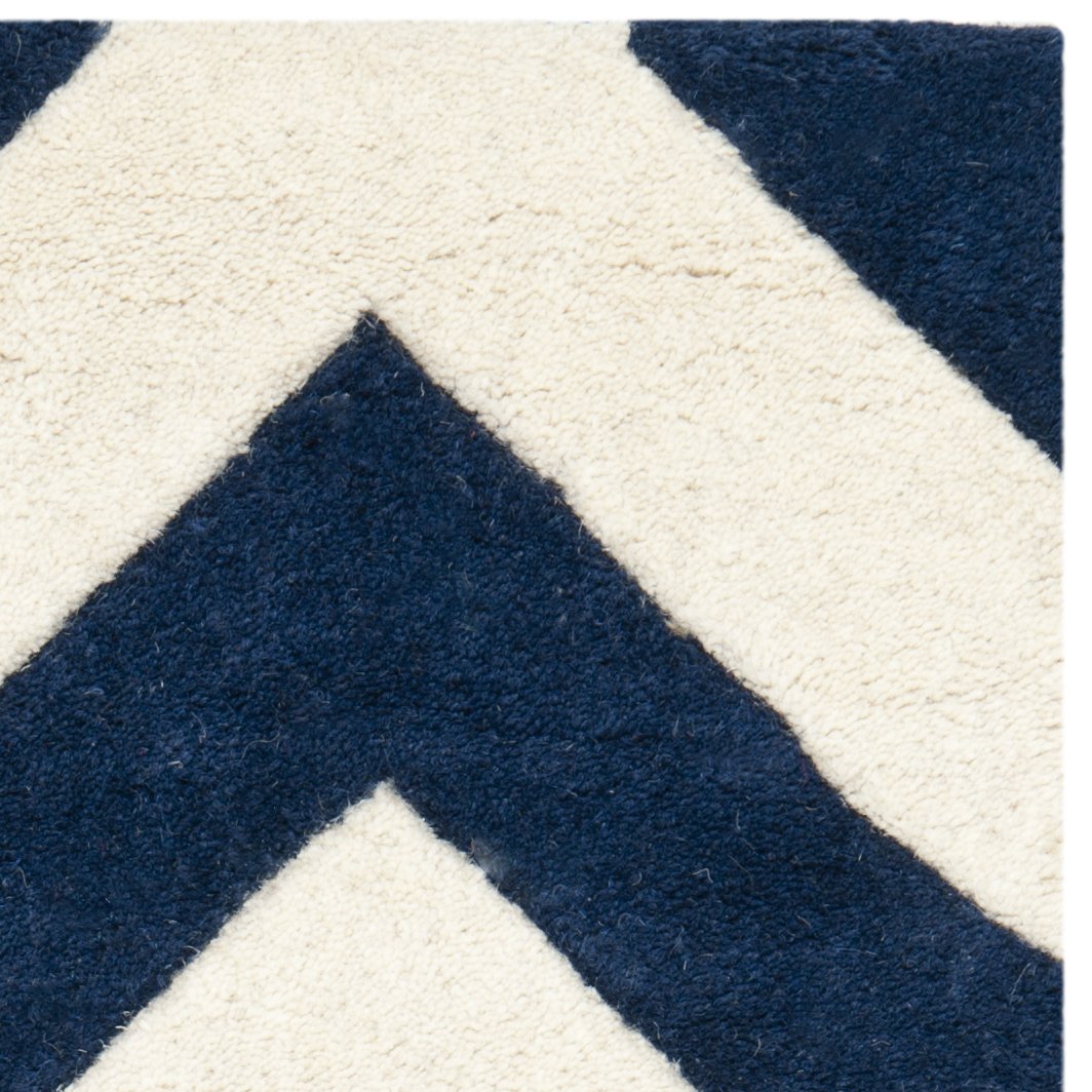 SAFAVIEH Chatham Collection Area Rug - 6' x 9', Dark Blue & Ivory, Handmade Chevron Wool, Ideal for High Traffic Areas in Living Room, Bedroom (CHT715C)