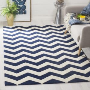 SAFAVIEH Chatham Collection Area Rug - 6' x 9', Dark Blue & Ivory, Handmade Chevron Wool, Ideal for High Traffic Areas in Living Room, Bedroom (CHT715C)