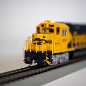 Bachmann Industries EMD GP40 DCC Equipped Locomotive Santa Fe #3508 HO Scale Train Car, Blue/Yellow