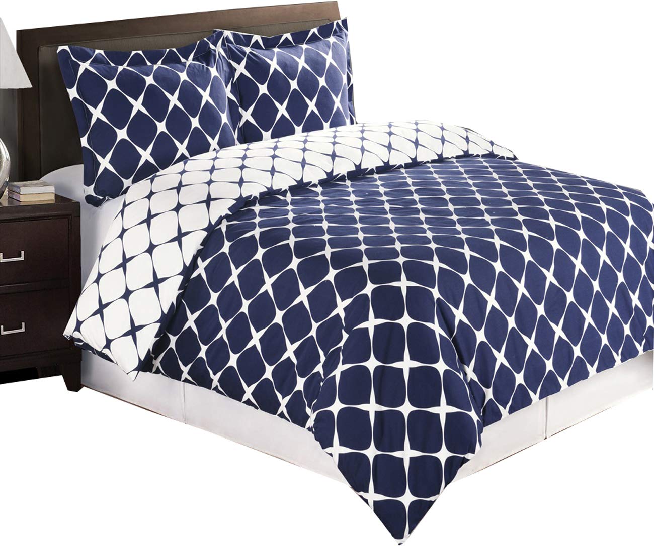 8PC Bloomingdale Navy and White California King Size Bed in a Bag Set Include: 3pc Duvet Cover Set + 4pc Sheet Set+ 1pc Down Alternative Comforter